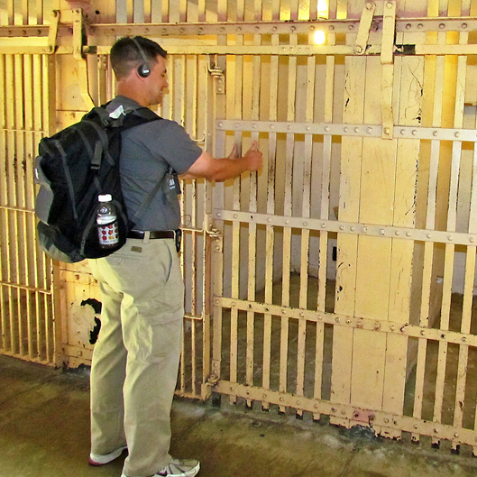 alcatraz jail cells tour
