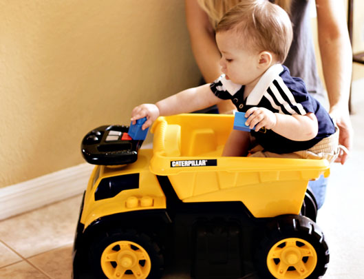 caterpillar-dump-toy-truck