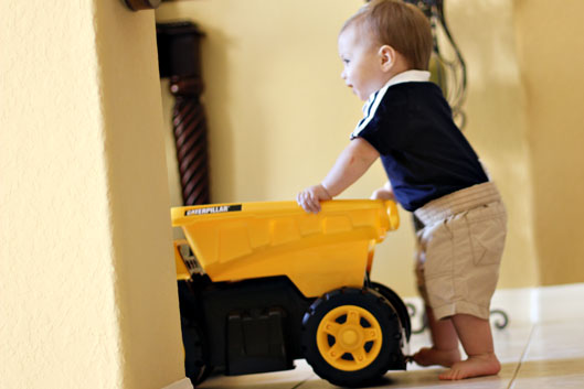 caterpillar-toy-truck-and-t