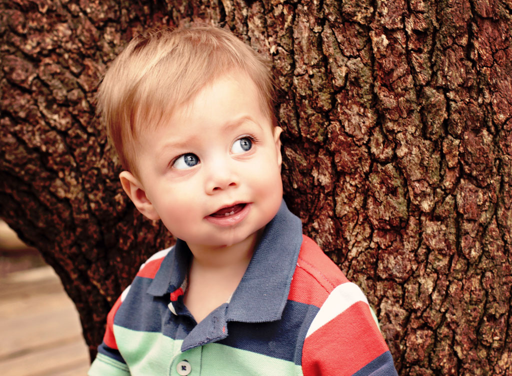 adorable-baby-boy-at-zoo-in