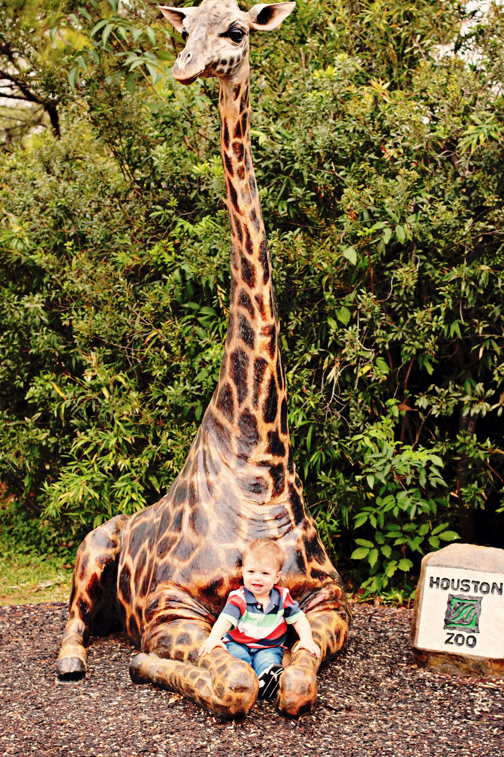 giraffe-statue-with-baby-bo