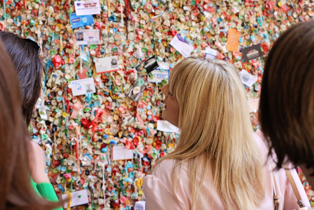 chic-retreat-teachers-looking-at-gum-wall-seattle