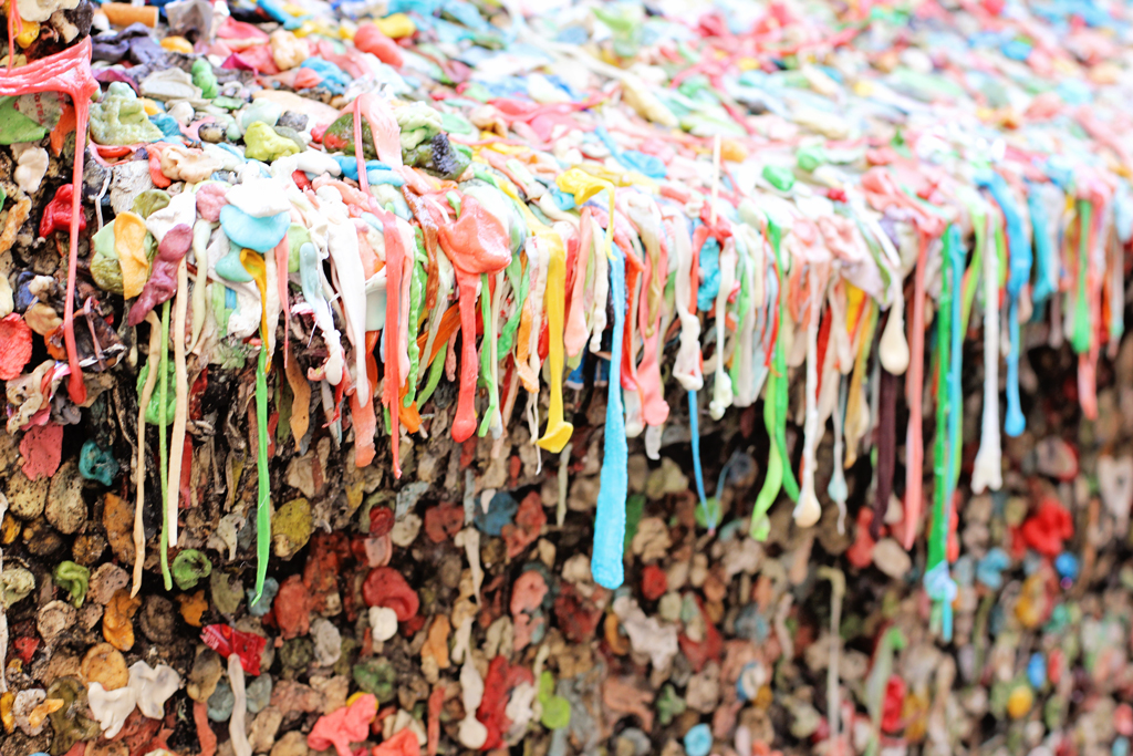 seattle-washington-gum-wall-on-a-ledge