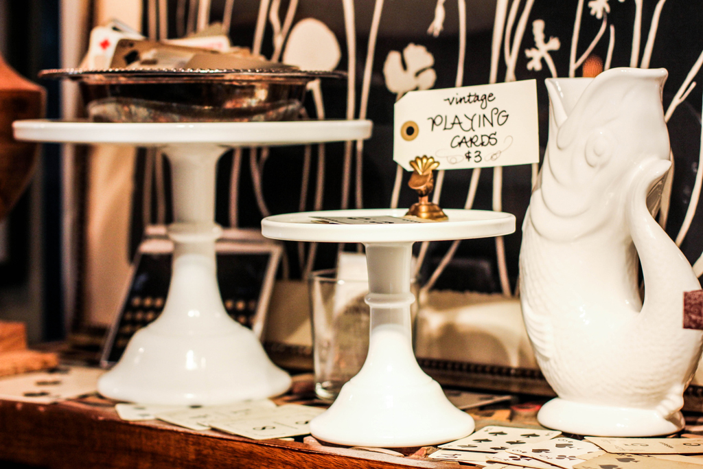white-cake-pedestals-antique