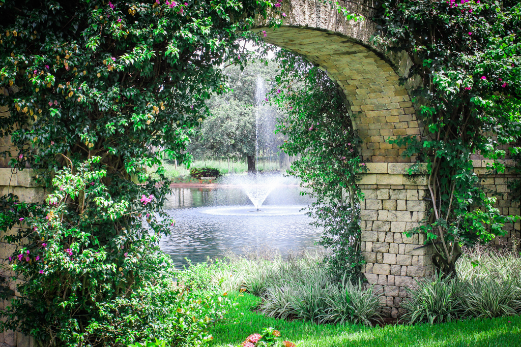 brick-arch-way-bridges-trellis-gardens
