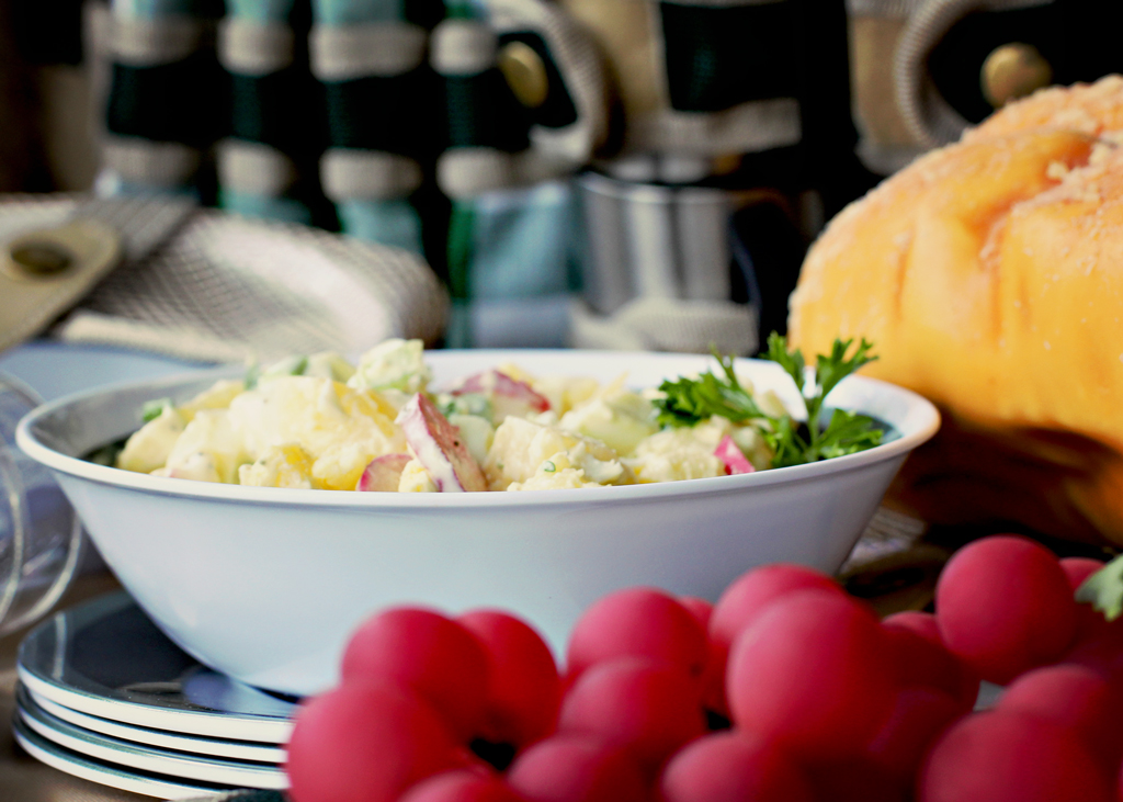 homemade-potatoe-salad-grapes-bread
