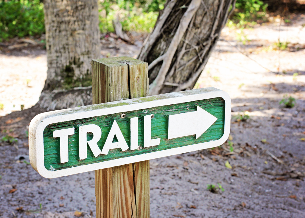 trail-sign-on-cabbage-key-island