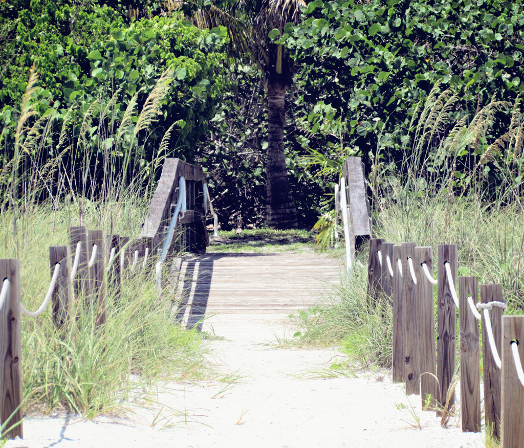 sanibel-boardwalk-to-beach