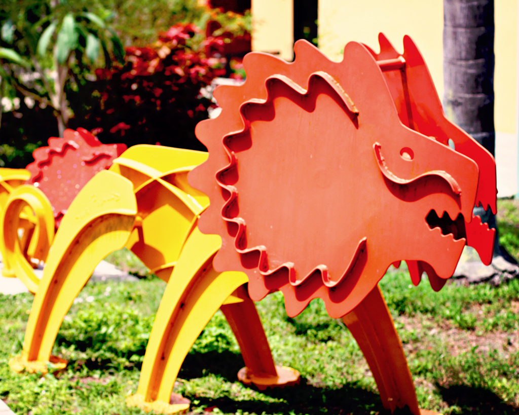 yellow-red-lion-metal-art-sculpture