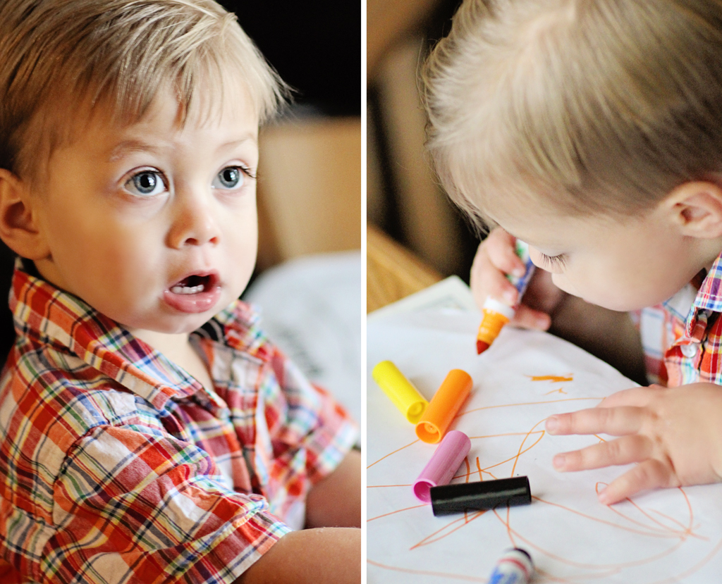2-year-old-boy-coloring-session-at-christmas