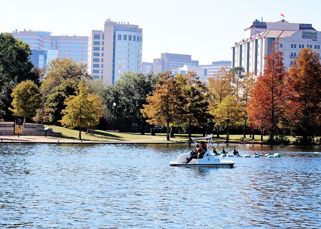 paddle-boat-in-hermann-park-houston-texas