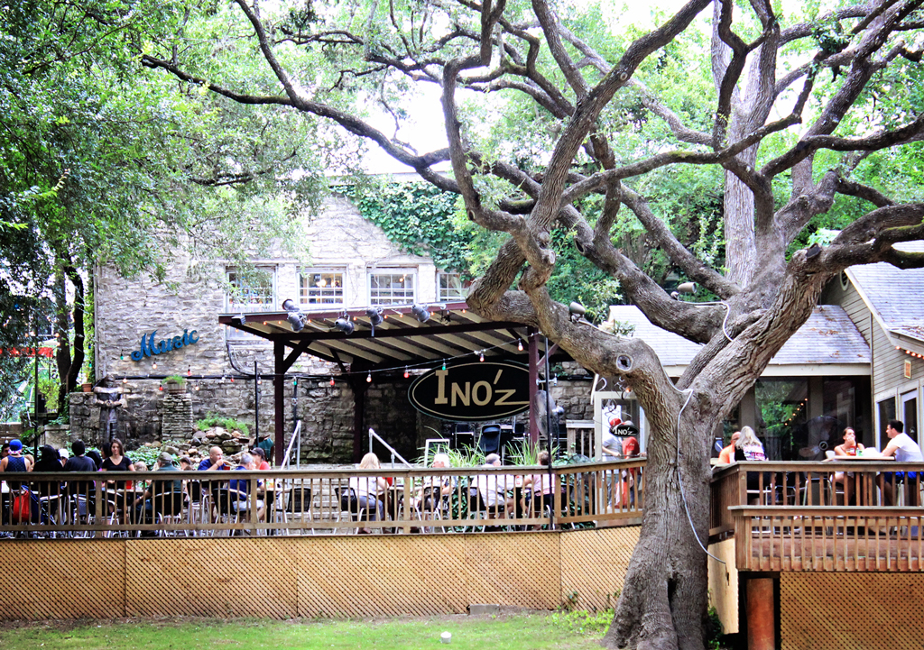 INO'Z Restaurant Deck View