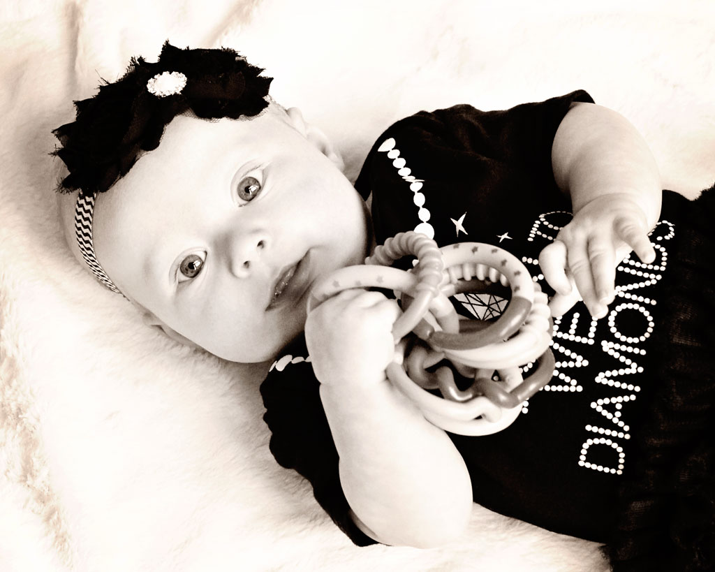 4-month-old-baby-girl-sepia-photography