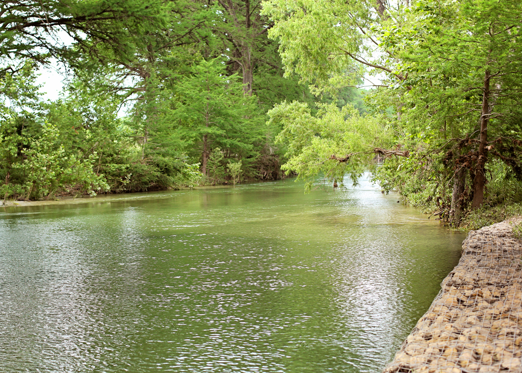 medinariverbanderatexas